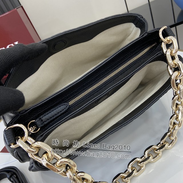Gucci專櫃古馳最新款Emblem系列小號肩背包鏈條斜挎包 jh2066型號：815263